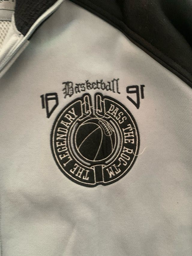 Pass the roc chaqueta basket hip hop