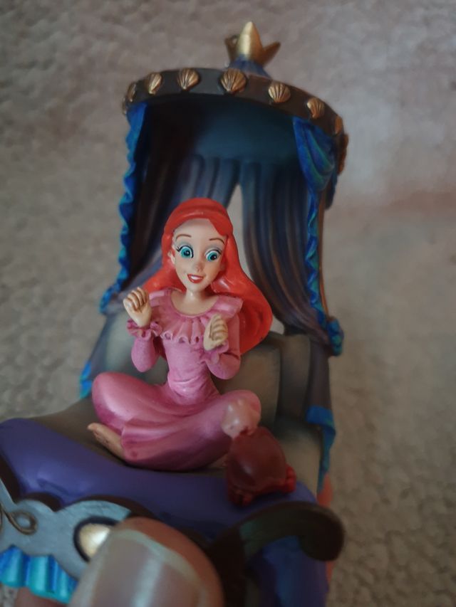 Adorno Ariel en la cama