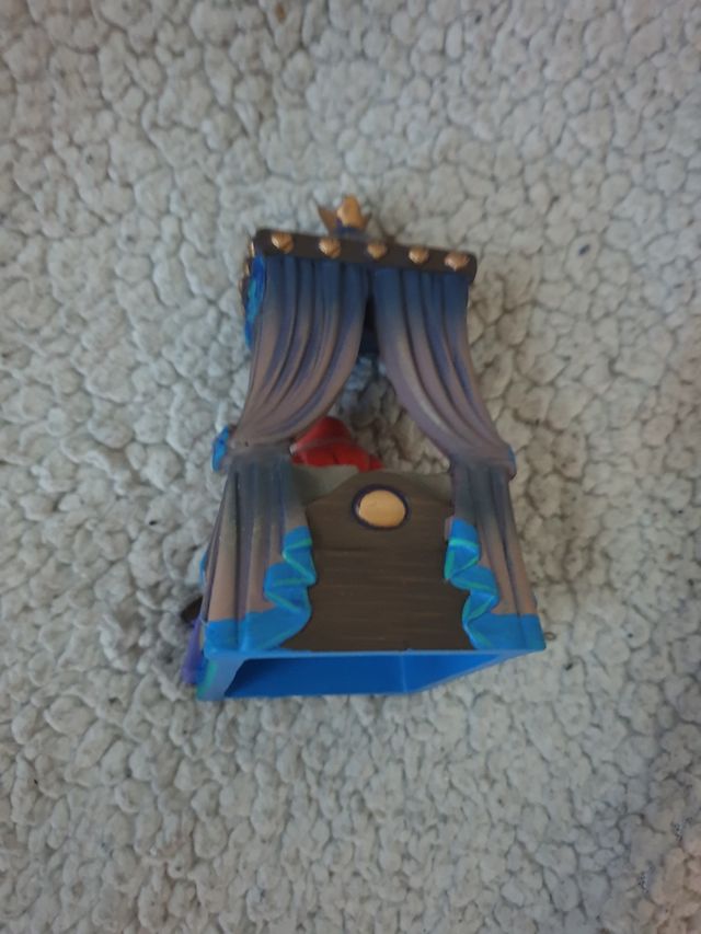 Adorno Ariel en la cama