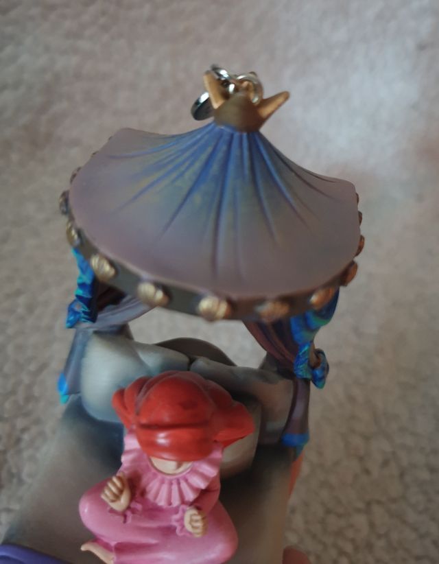 Adorno Ariel en la cama