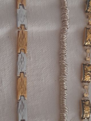 Varie braccialetti ...10 euro