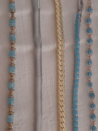 Varie braccialetti ...10 euro