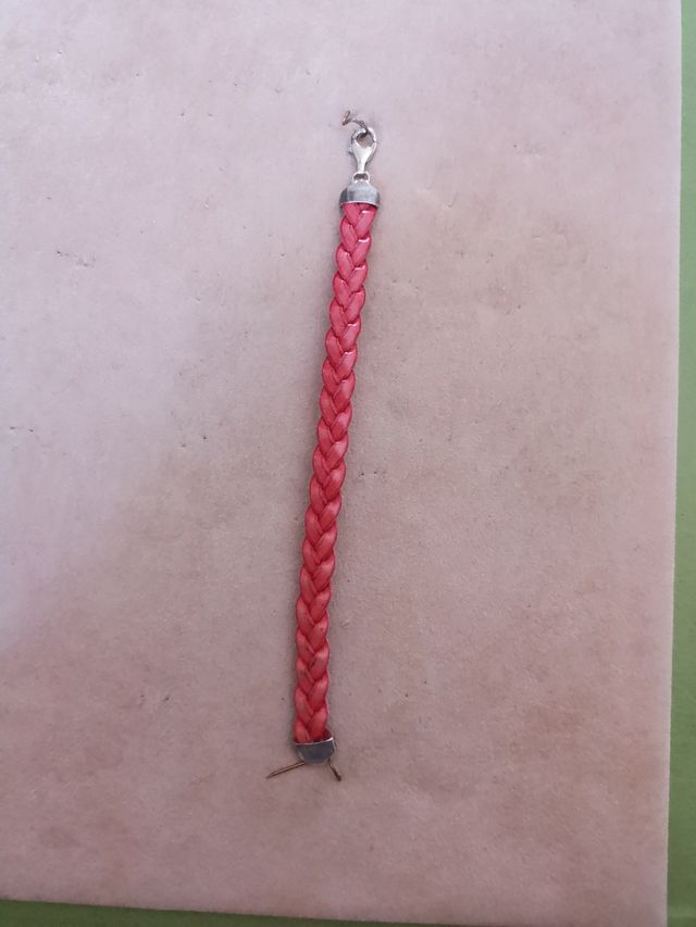 PULSERA DE CUERO ROJO