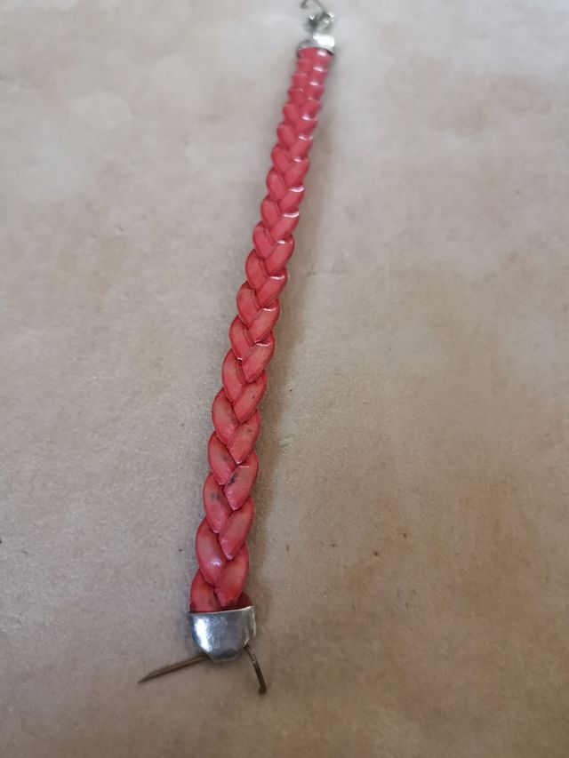PULSERA DE CUERO ROJO