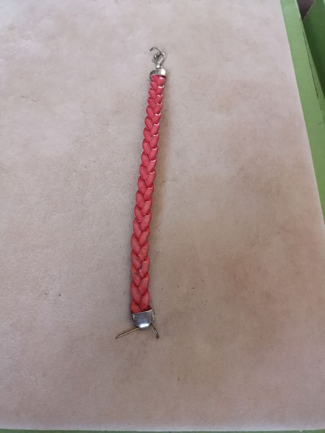 PULSERA DE CUERO ROJO