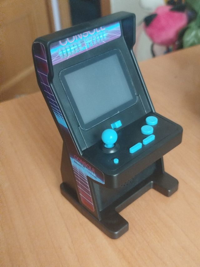 Pequeña consola recreativa vintage (+100 juegos)