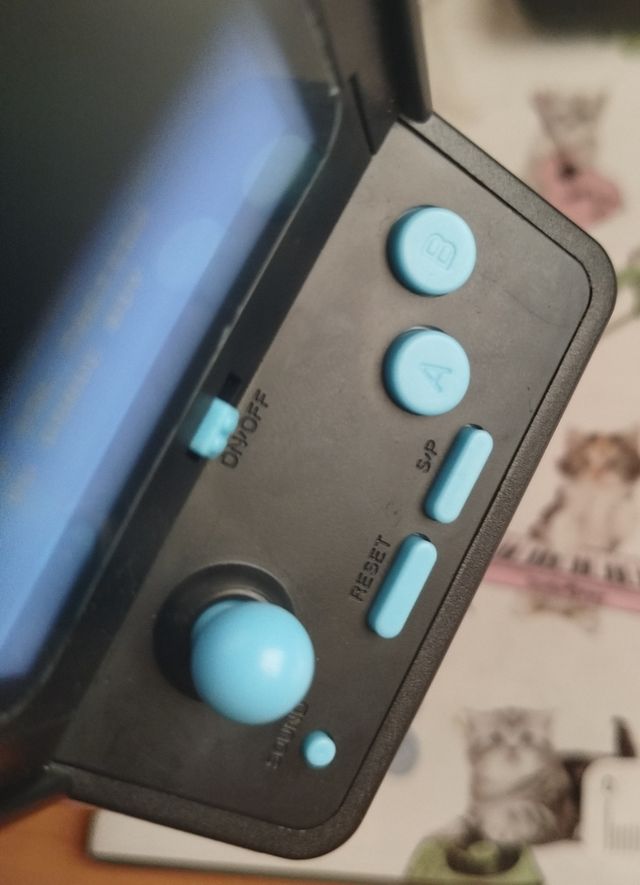 Pequeña consola recreativa vintage (+100 juegos)