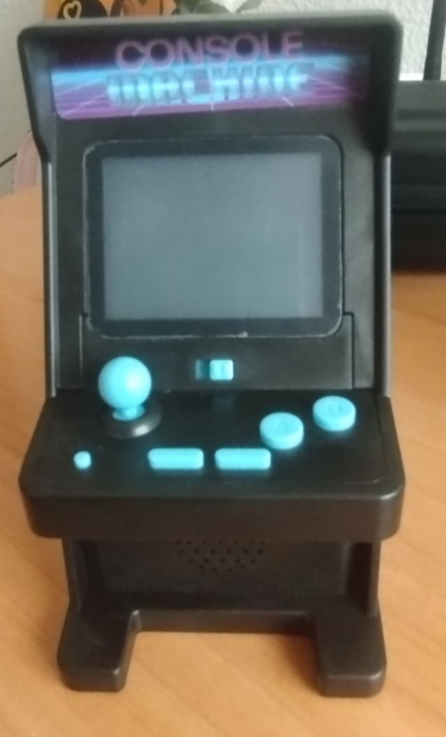 Pequeña consola recreativa vintage (+100 juegos)