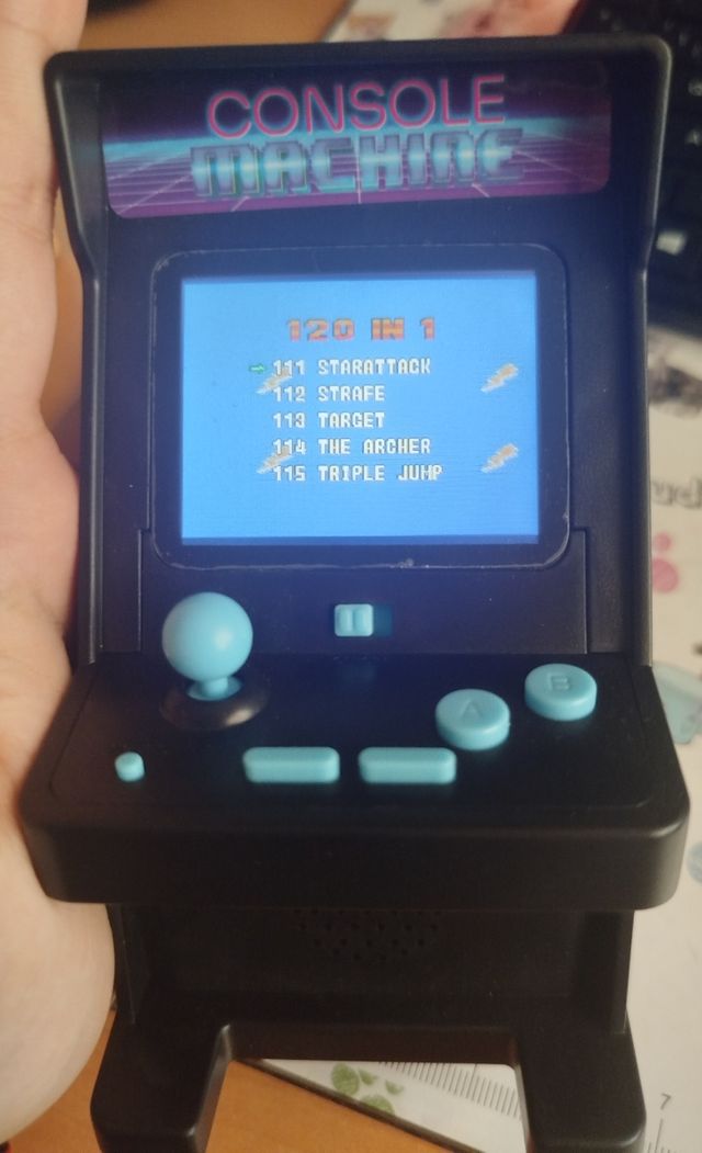Pequeña consola recreativa vintage (+100 juegos)