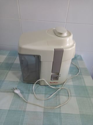 Licuadora en muy  buen estado. 
