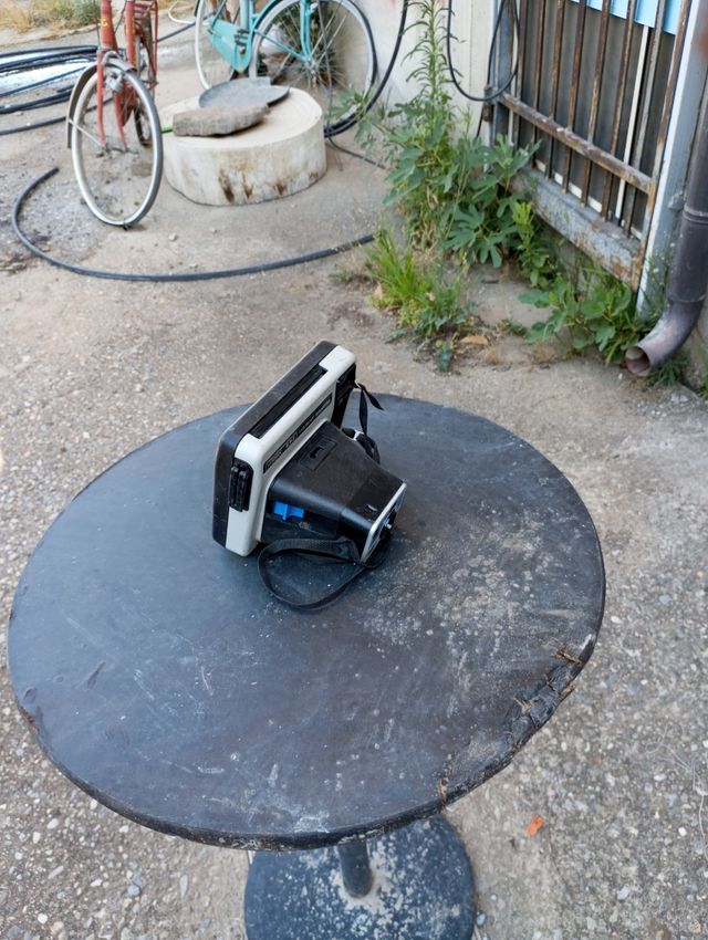 Macchina fotografica istantanea vintage