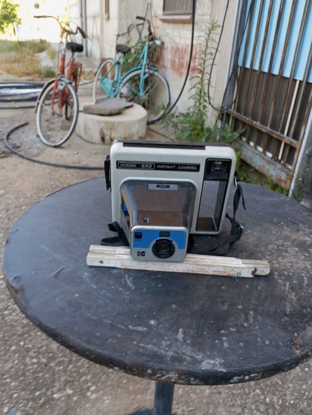 Macchina fotografica istantanea vintage