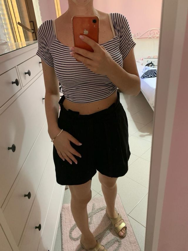 Maglia crop a righe blu e bianca