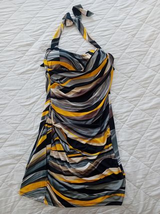 Vestitino elasticizzato in figura