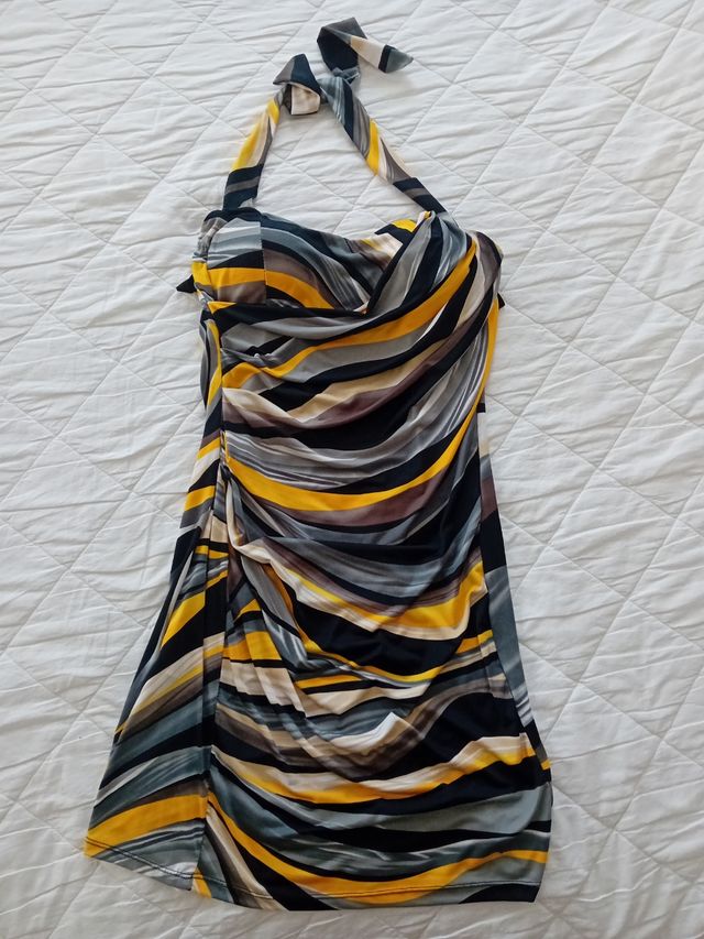 Vestitino elasticizzato in figura