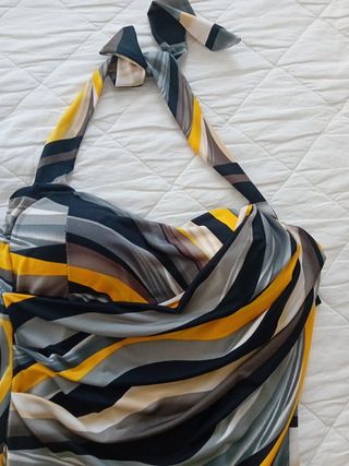 Vestitino elasticizzato in figura