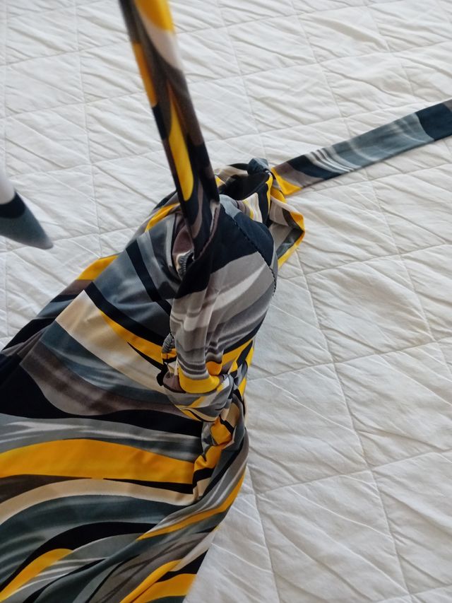 Vestitino elasticizzato in figura