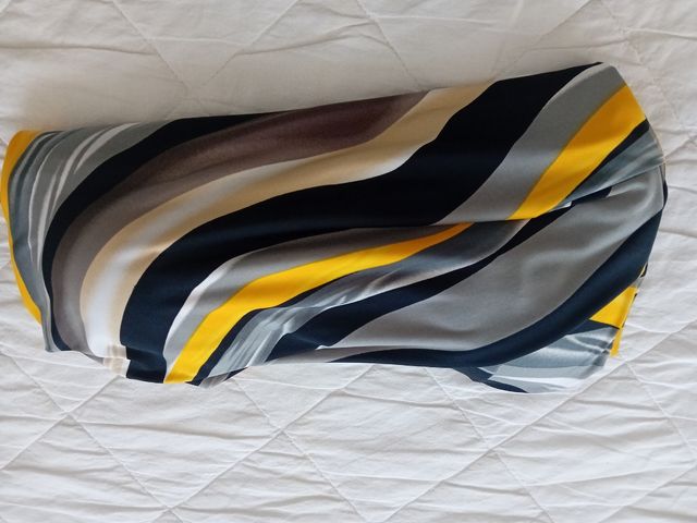 Vestitino elasticizzato in figura