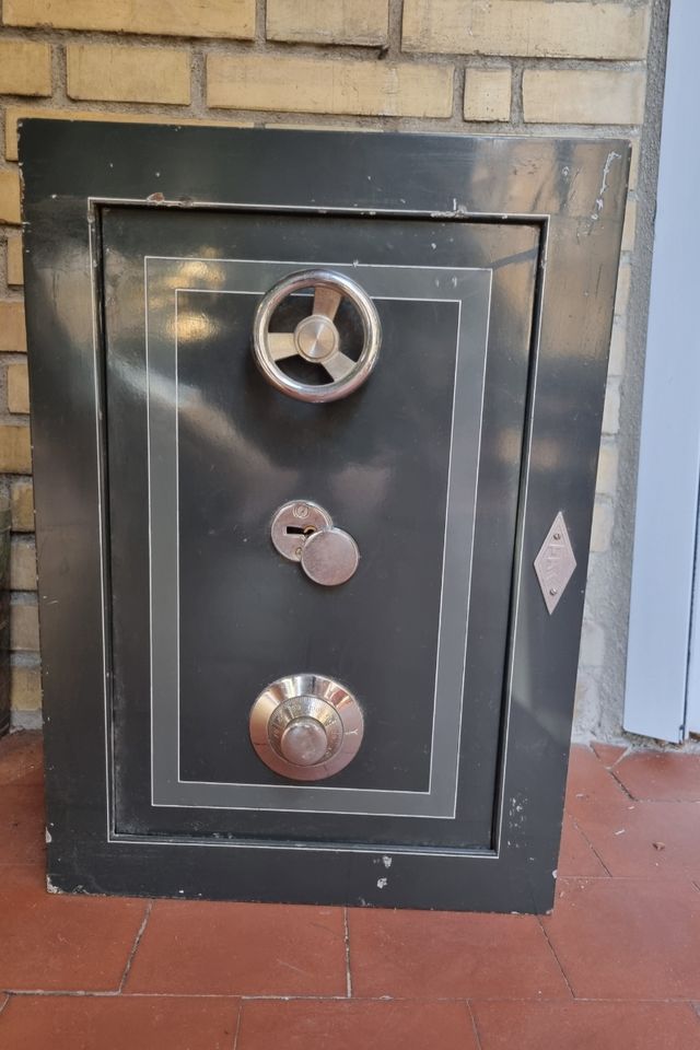 Vecchia cassaforte FAC