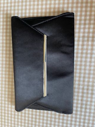 Bolso negro de fiesta