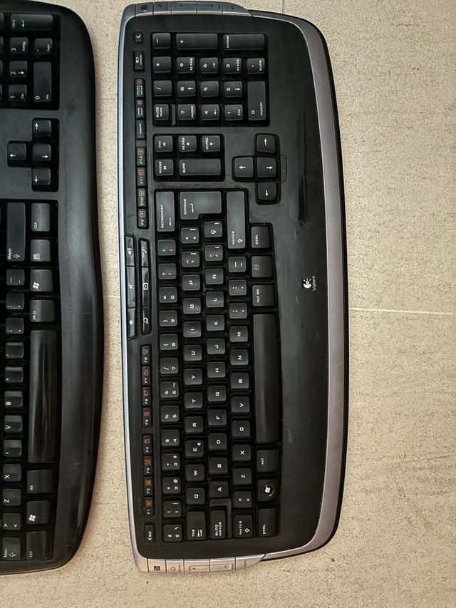 Dos Teclados Inalámbricos Logitech