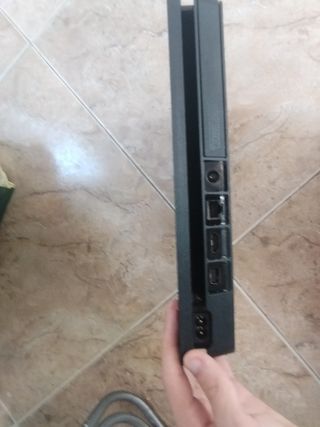 PS4 slim