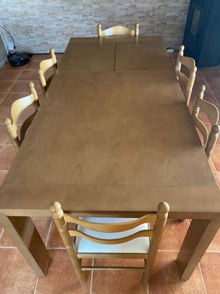 Mesa de comedor con 6 sillas