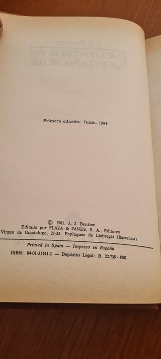 Lote de 3 libros de JJ Benítez, uno autografiado.