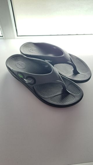 Sandalia OOFOS talla 46