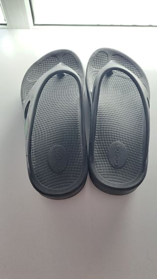 Sandalia OOFOS talla 46