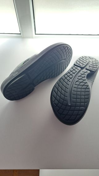 Sandalia OOFOS talla 46