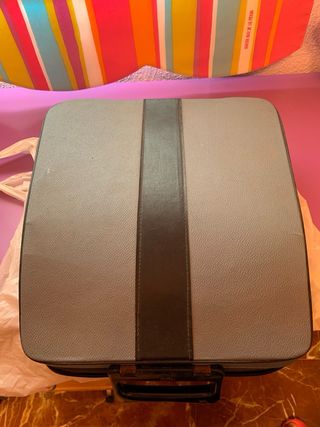 Máquina de escribir olivetti lettera 32