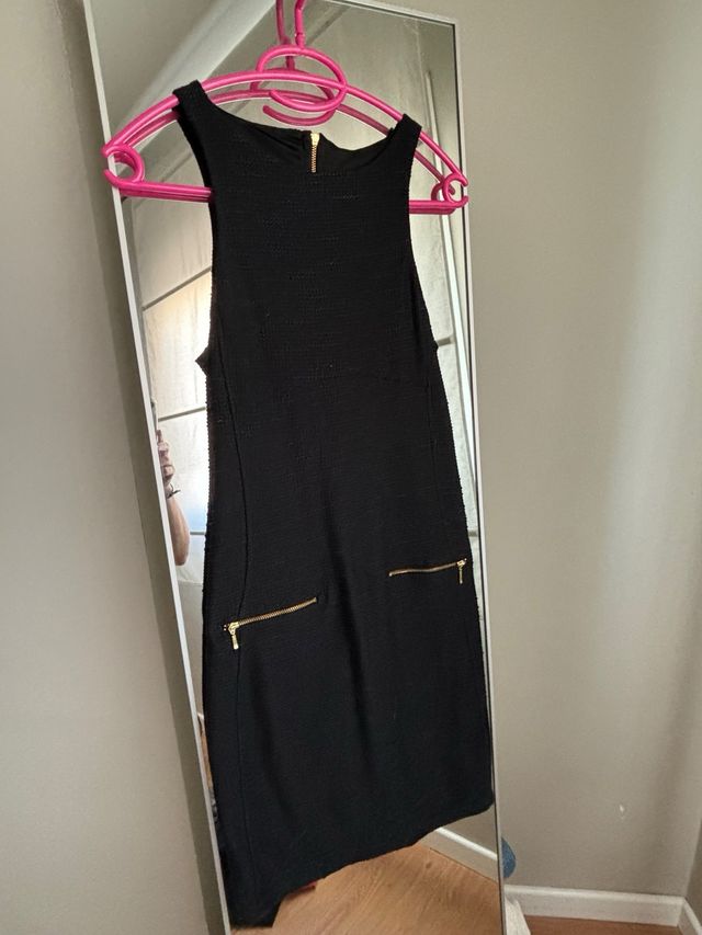 Vestido corto negro Dtradivarius