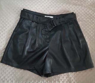 Short negro efecto piel 