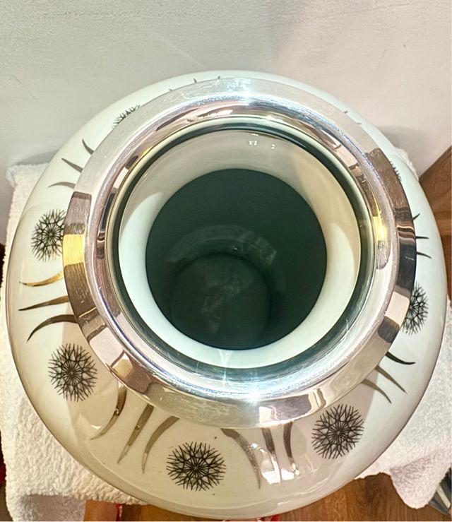 JARRON DE PORCELANA CHINA Y PLATA(BASE Y BOCA)