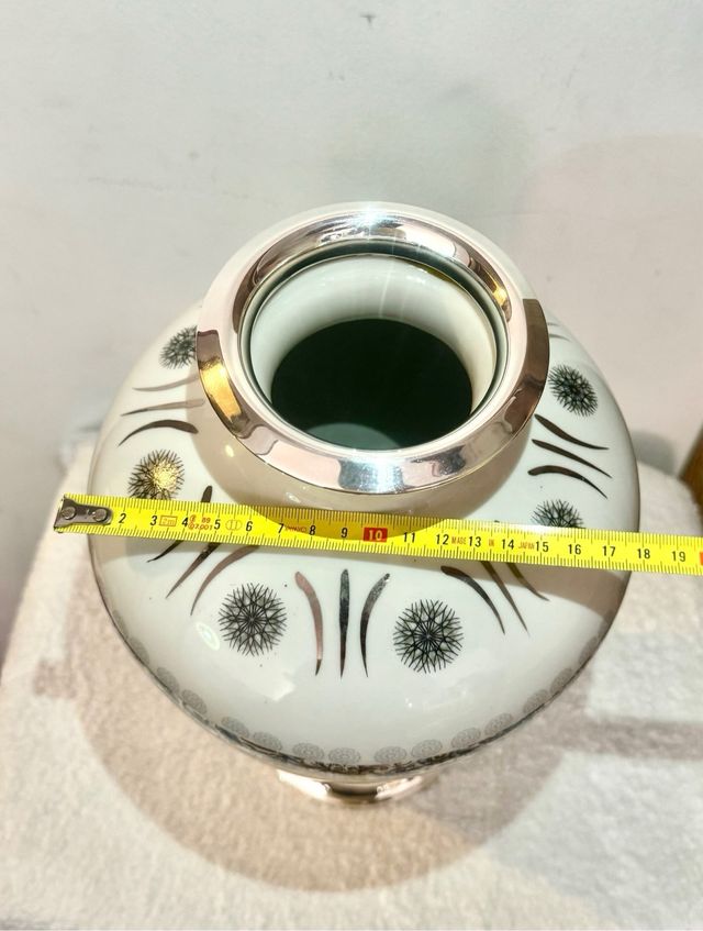 JARRON DE PORCELANA CHINA Y PLATA(BASE Y BOCA)