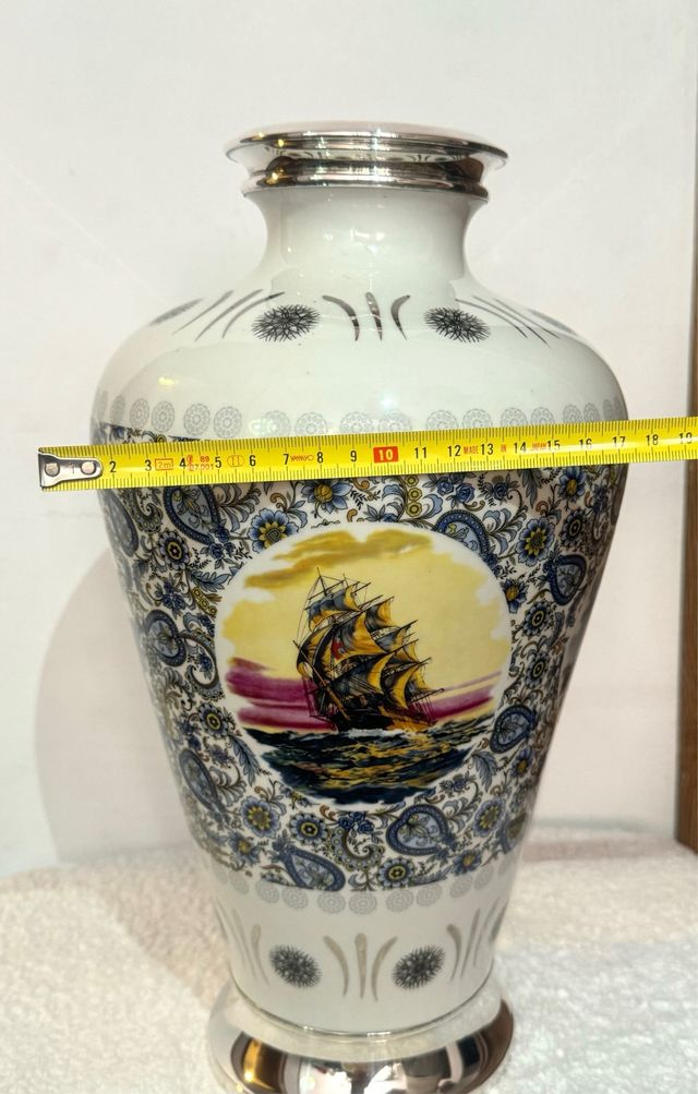 JARRON DE PORCELANA CHINA Y PLATA(BASE Y BOCA)