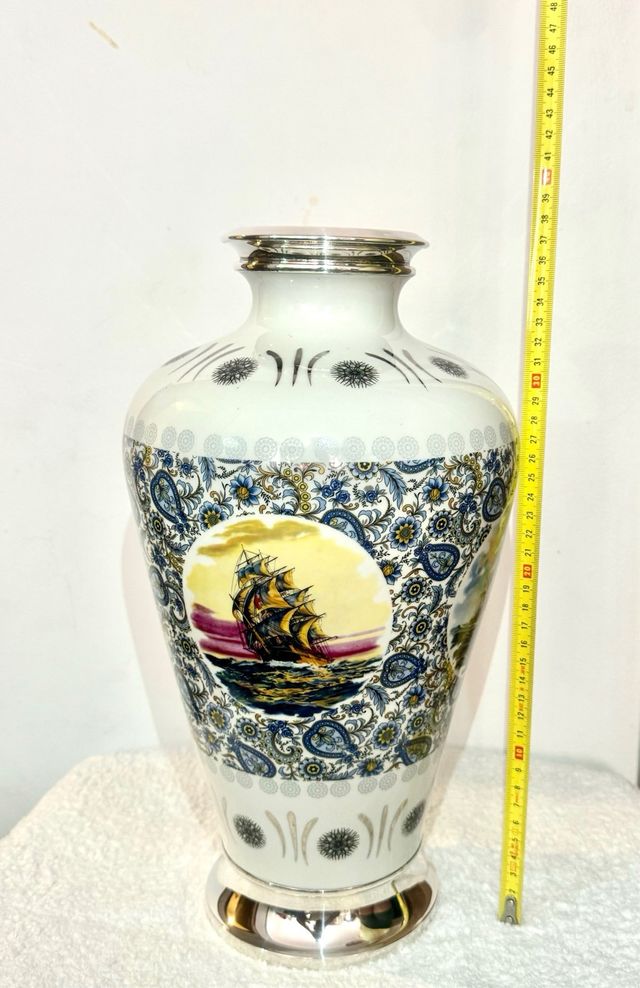 JARRON DE PORCELANA CHINA Y PLATA(BASE Y BOCA)