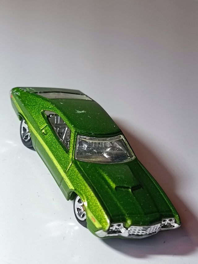 FORD GRAN TORINO SPORT DE 1972 1/64 HOTWHEELS