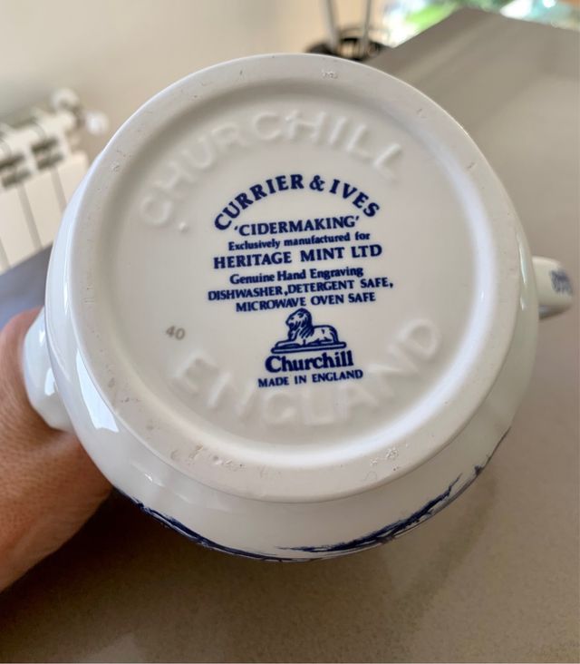 Cafetera / Tetera, Salsera y Sopera de ceramica