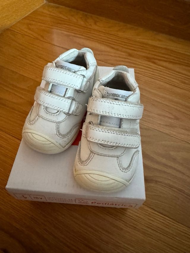 Zapatillas Biomecanics blancas talla 19
