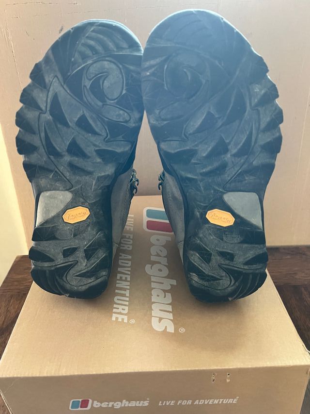 Scarponcini da hiking marchio BERGHAUS