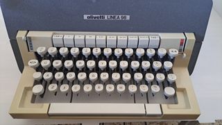 Maquina de escribir Olivetti Linea 98 Vintage