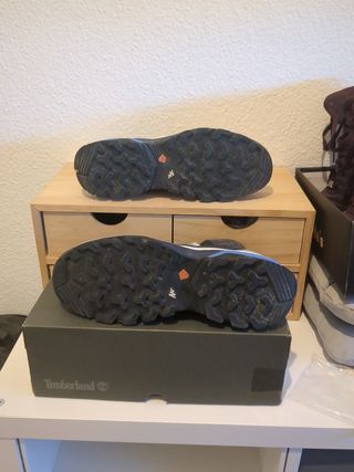 Botas montaña Decathlon - color único!