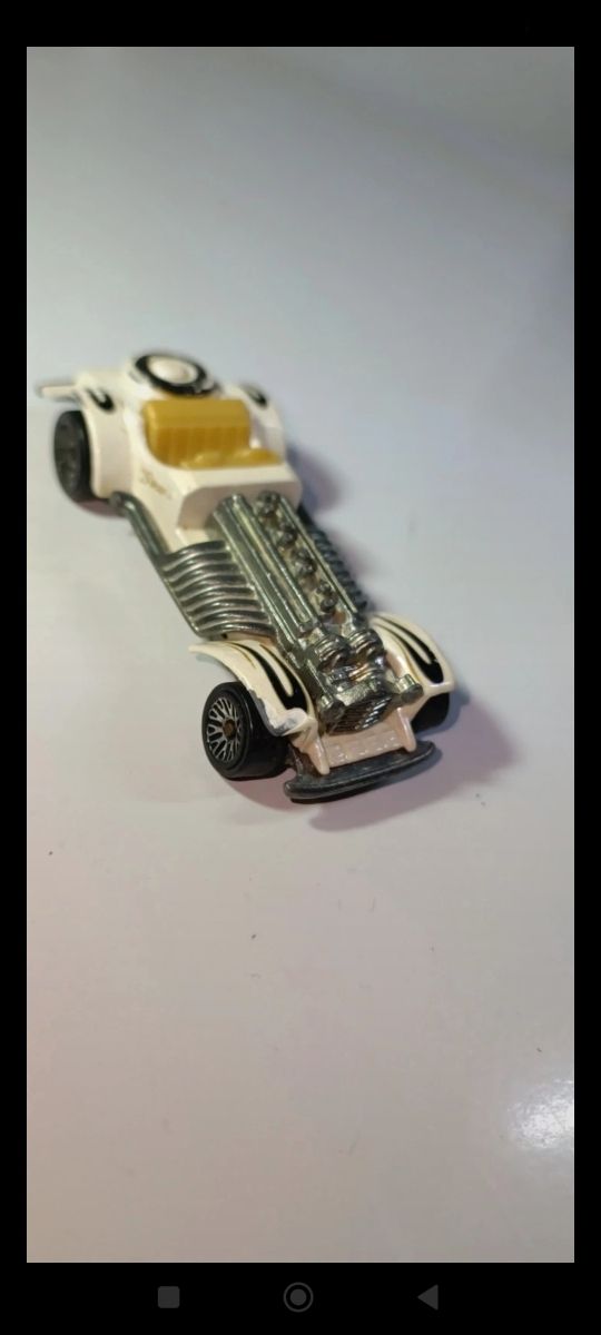 SWEET 16 DE 1970  1/64 HOTWHEELS