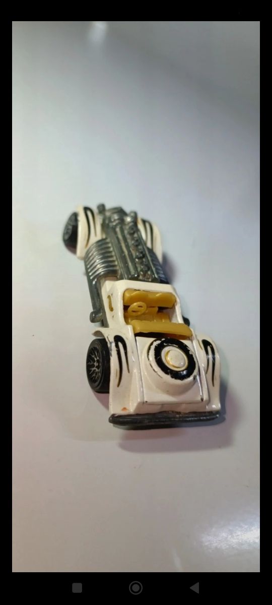 SWEET 16 DE 1970  1/64 HOTWHEELS