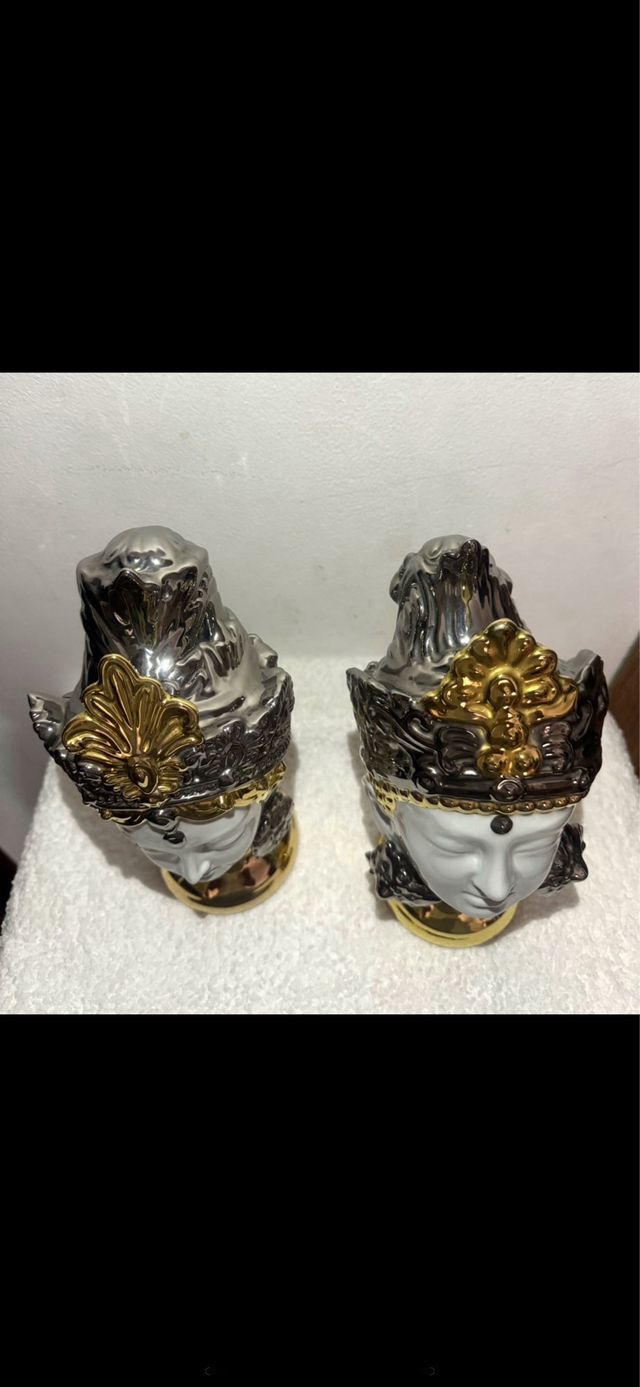 Esculturas de bustos o cabezas d dioses orientales