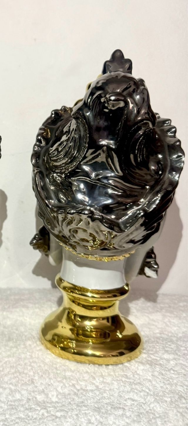 Esculturas de bustos o cabezas d dioses orientales