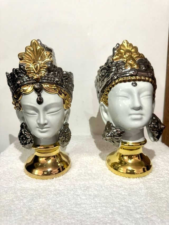 Esculturas de bustos o cabezas d dioses orientales