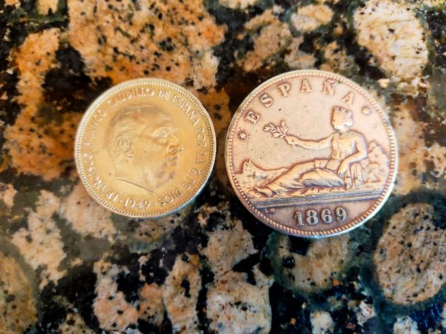 Vendo Monedas antiguas y Billetes 